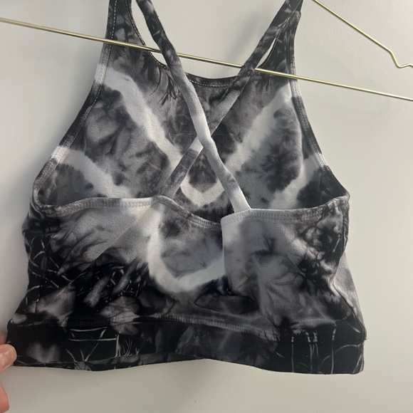Black and White Tie-Dye Crop Top - Picture 2 of 2